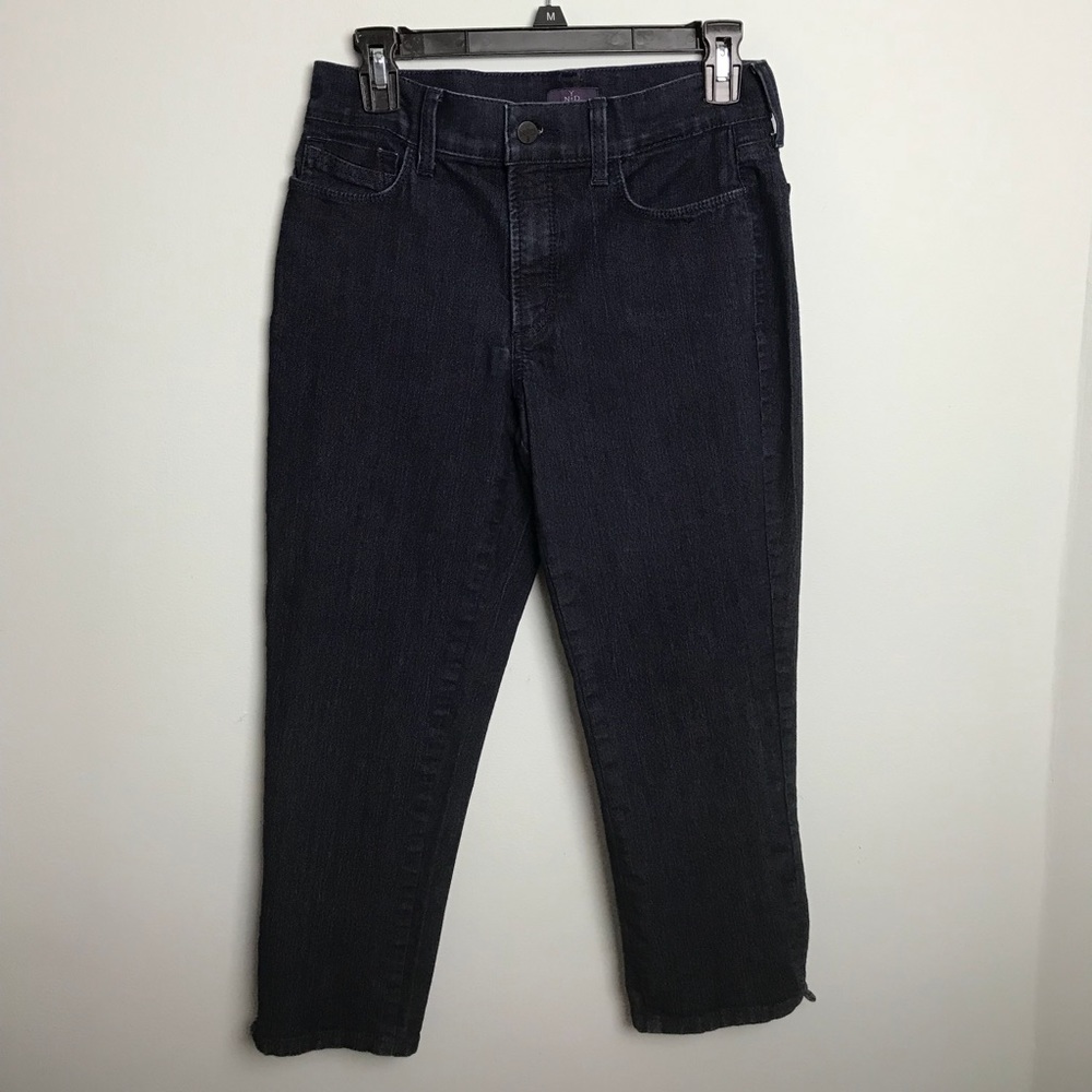 NYDJ Not Your Daughter’s Jeans Capri. Size 6